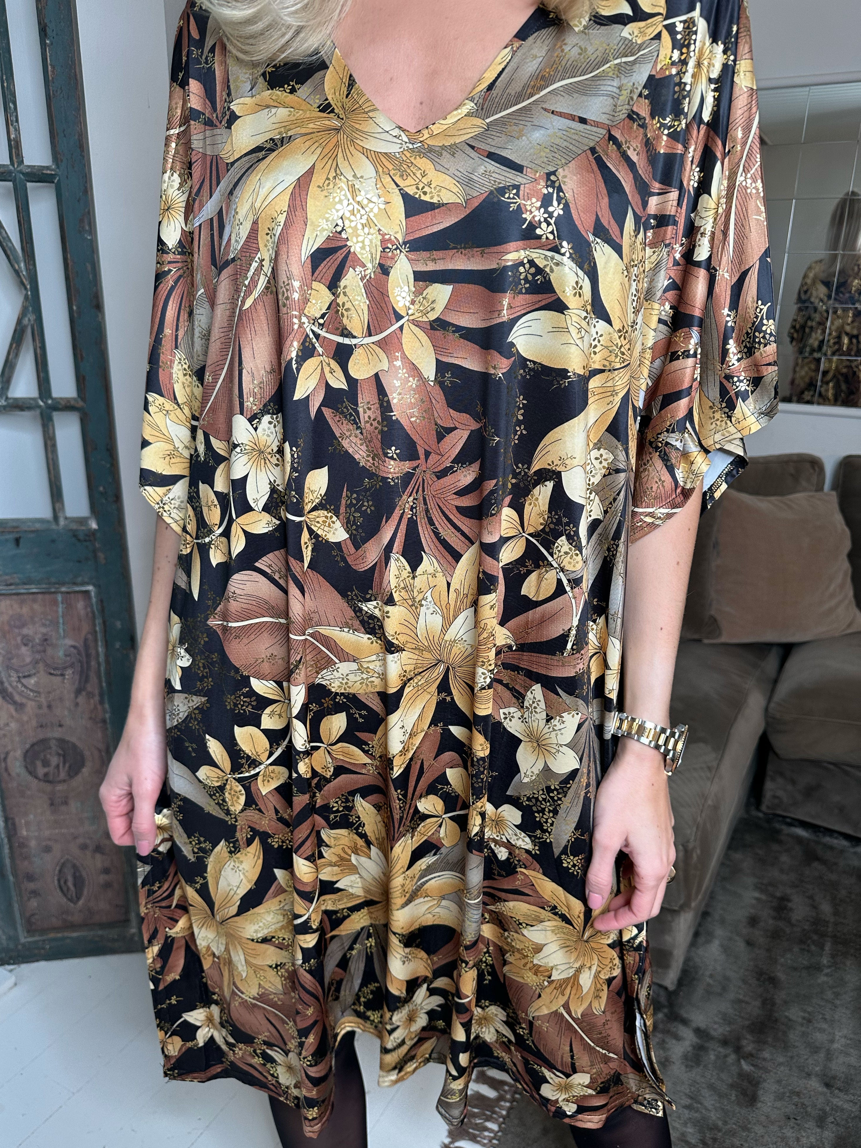 Azmina Flower - Tunikaklänning i lös passform med blommönster